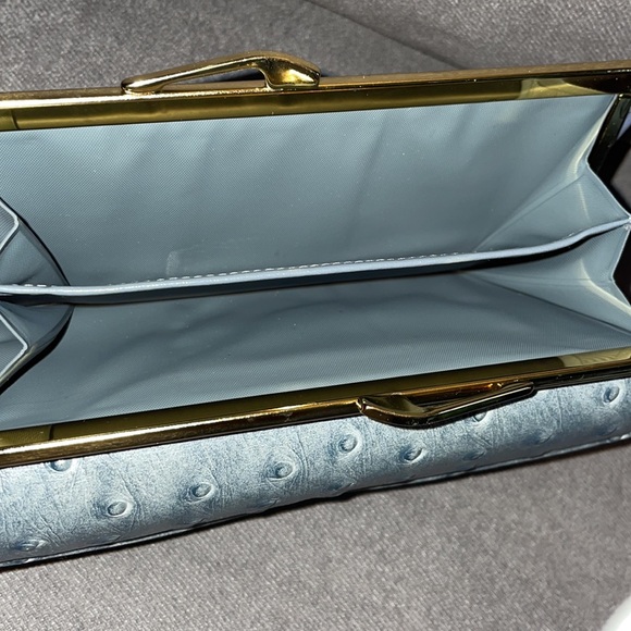 NEW VINTAGE Women’s Gray Leather Wallet. - Picture 4 of 8